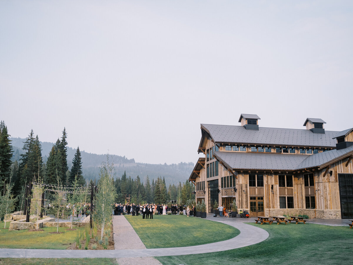 yellowstoneclub.wedding.cocktail.hour-34_V0D