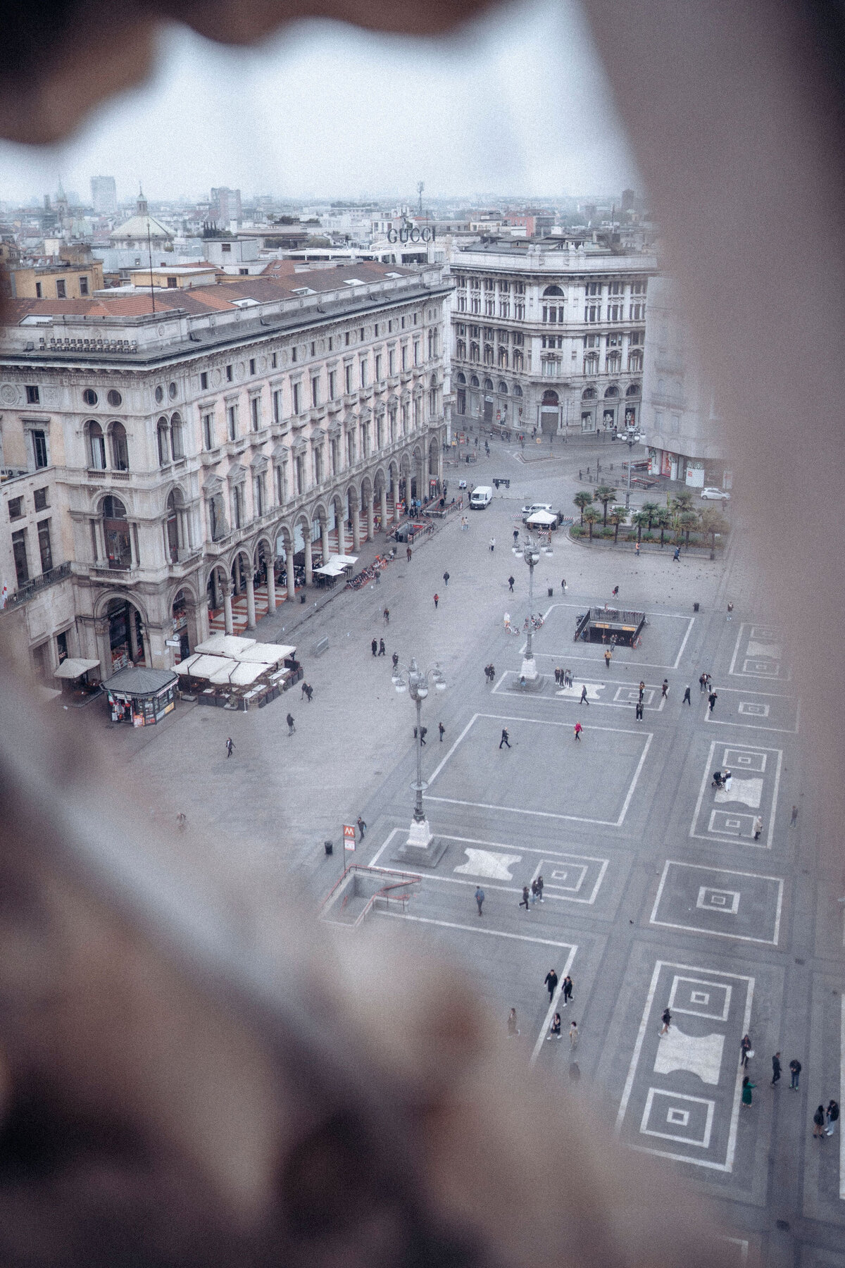 096-Milan-Duomo-Inspiration-Love-Story Elopement-Cinematic-Romance-Destination-Wedding-Editorial-Luxury-Fine-Art-Lisa-Vigliotta-Photography