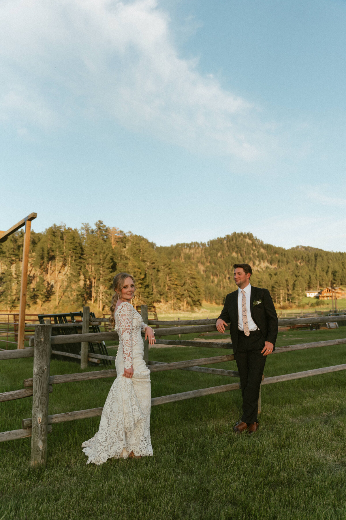 grand-rapids-wedding-photographerTaylorJoelWedding-1818