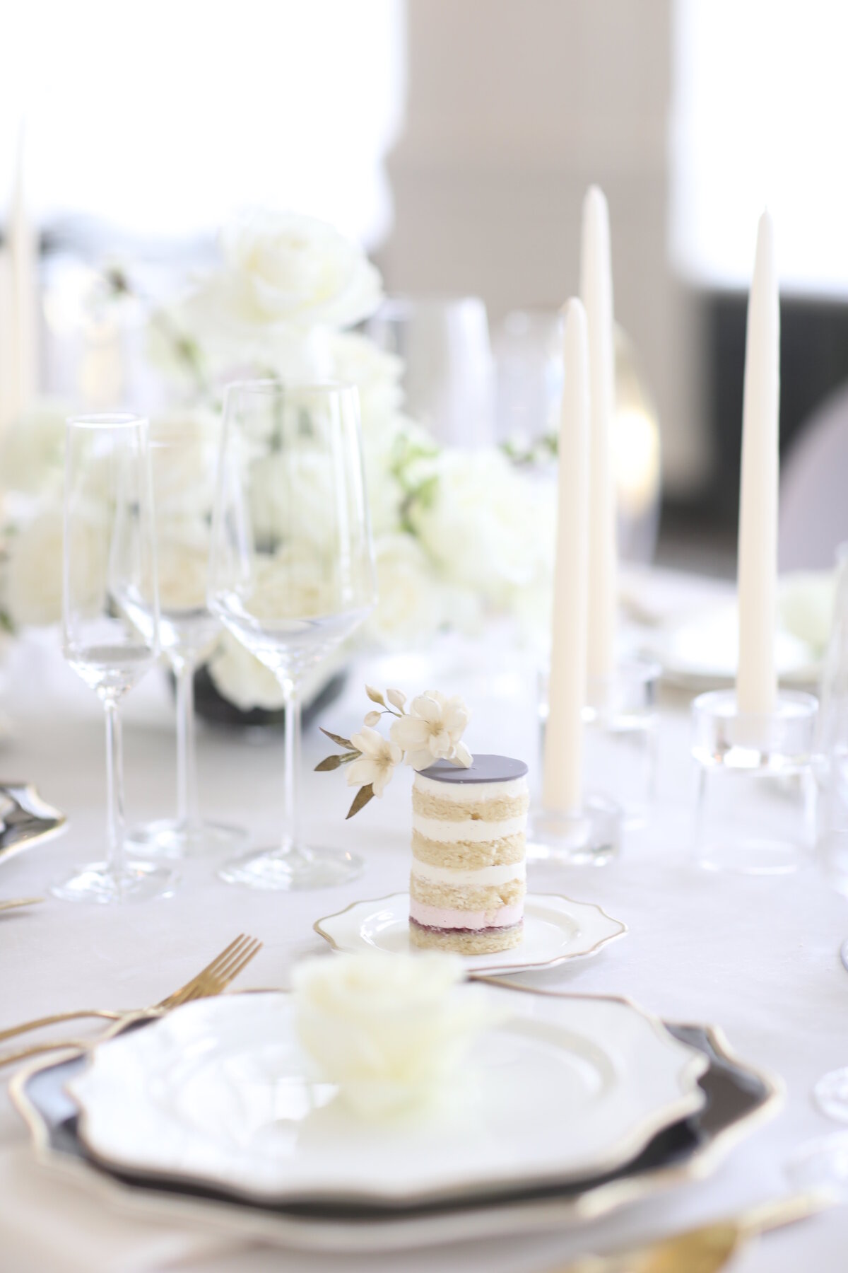 wedding-reception-table-decor-pittsburgh-venue-cake-dessert