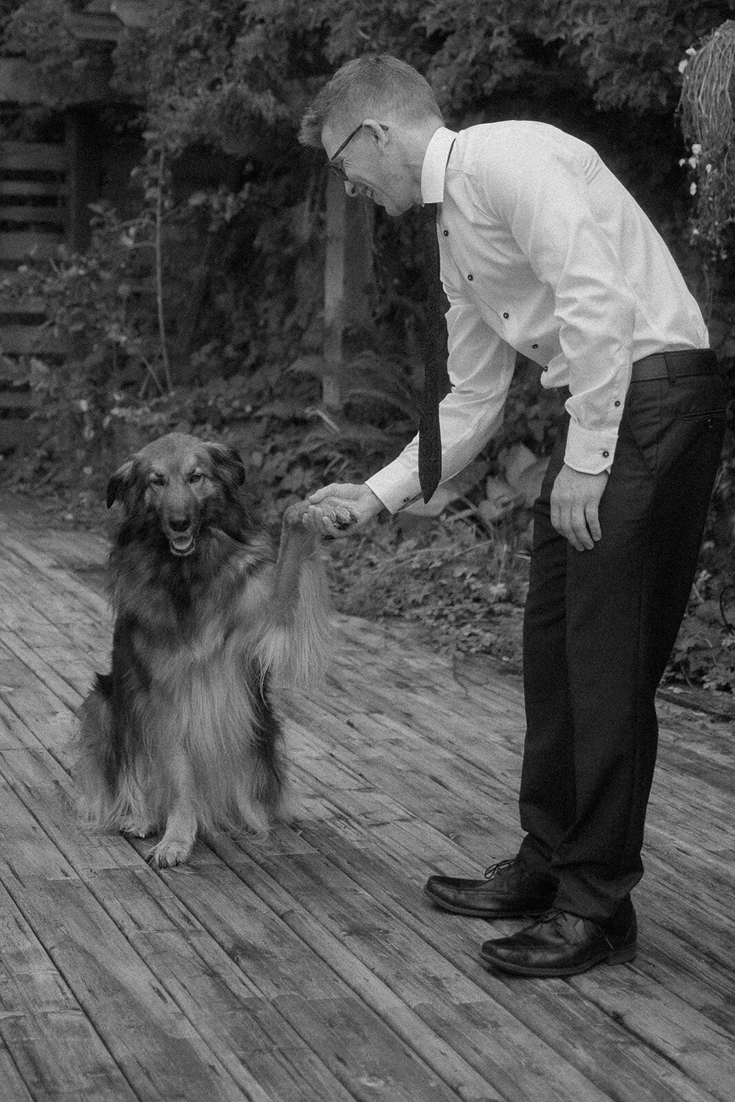 Anna-Kiefer-Bowen-Island-Elopement-BC-15_websize (1)