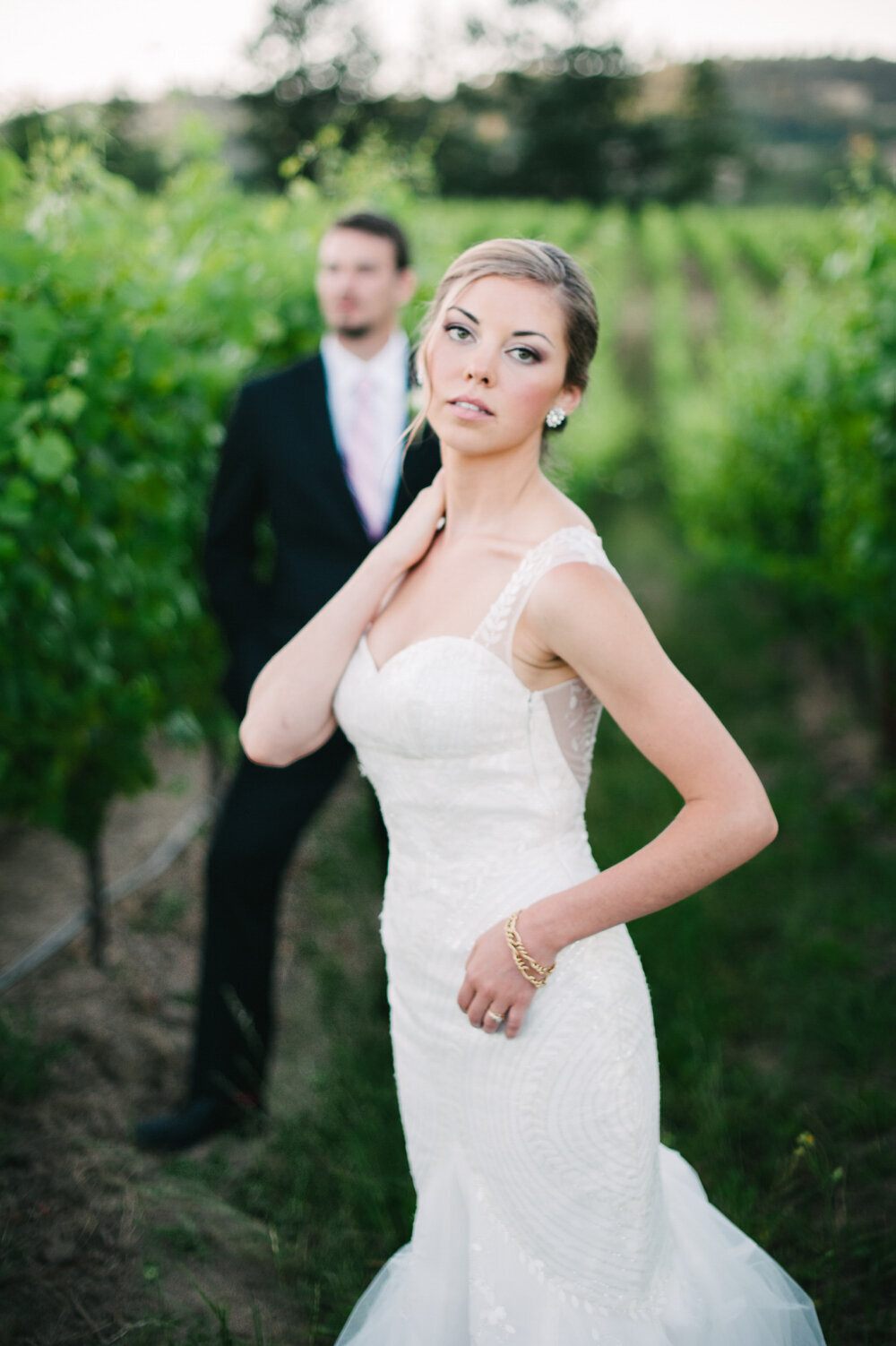 zenith-vineyard-bride-and-groom-portraits