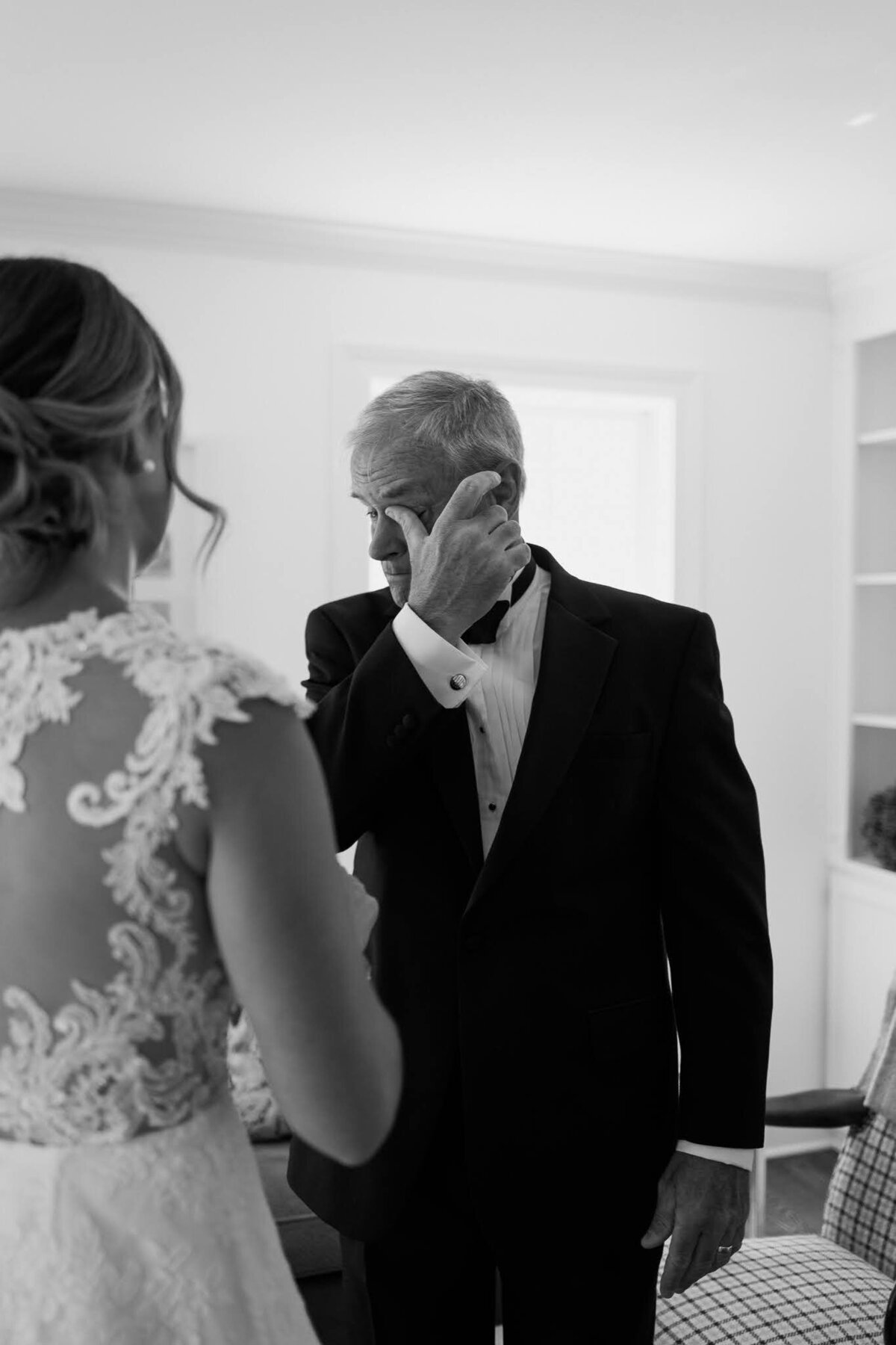 Nichole-Babiez-Photography-Dunham-woods-Geneva-Illinois-Wedding-luxury-editorial-timeless-modern-candid-bride-inspiration-chicago-photographer--25