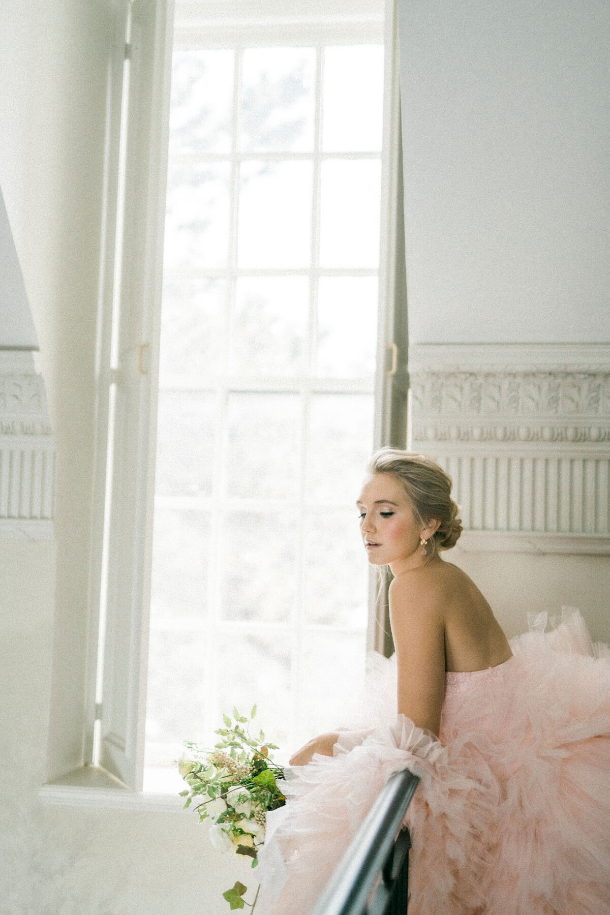 0168GraydonHallManorBritishVogueEditorialTorontoWeddingLisaVigliottaPhotography