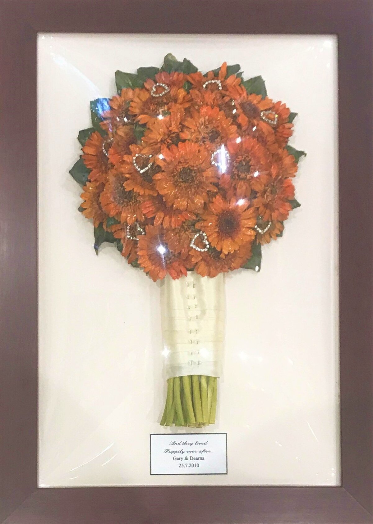 Wedding bouquet preserved in pod