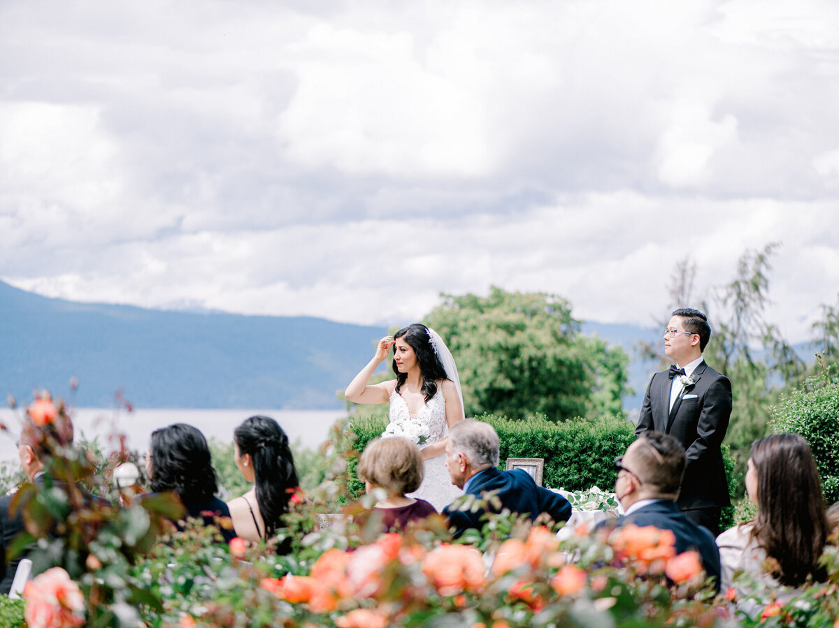 Gorgeous and elegant West Coast wedding captured by Julie Jagt Photography, fine art wedding photographer in Vancouver, BC. Featured on the Bronte Bride Vendor Guide.