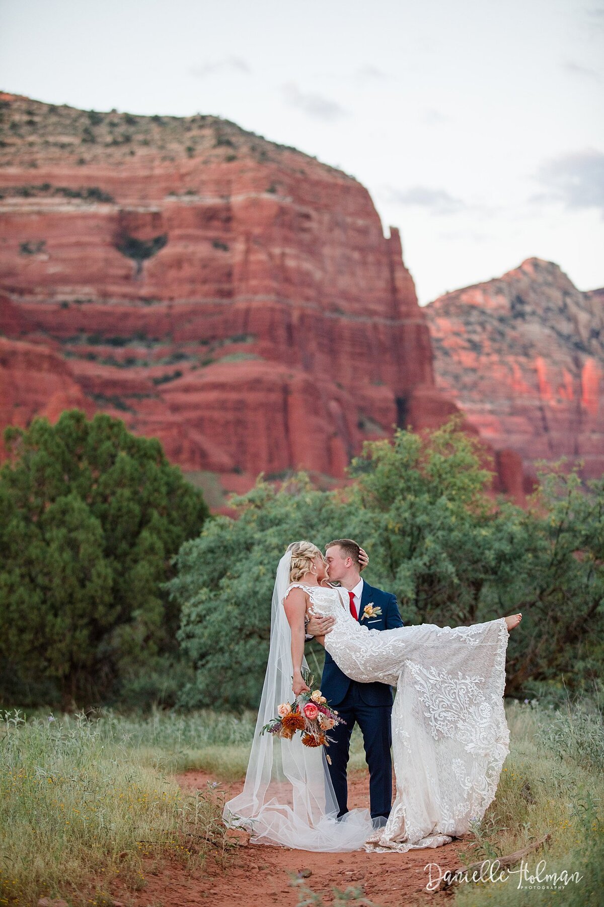 Red_Agave_Resort_in_Sedona_Arizona_Desert_Wedding_Danielle_Holman_Photography_Sedona_AZ Photographer_0103