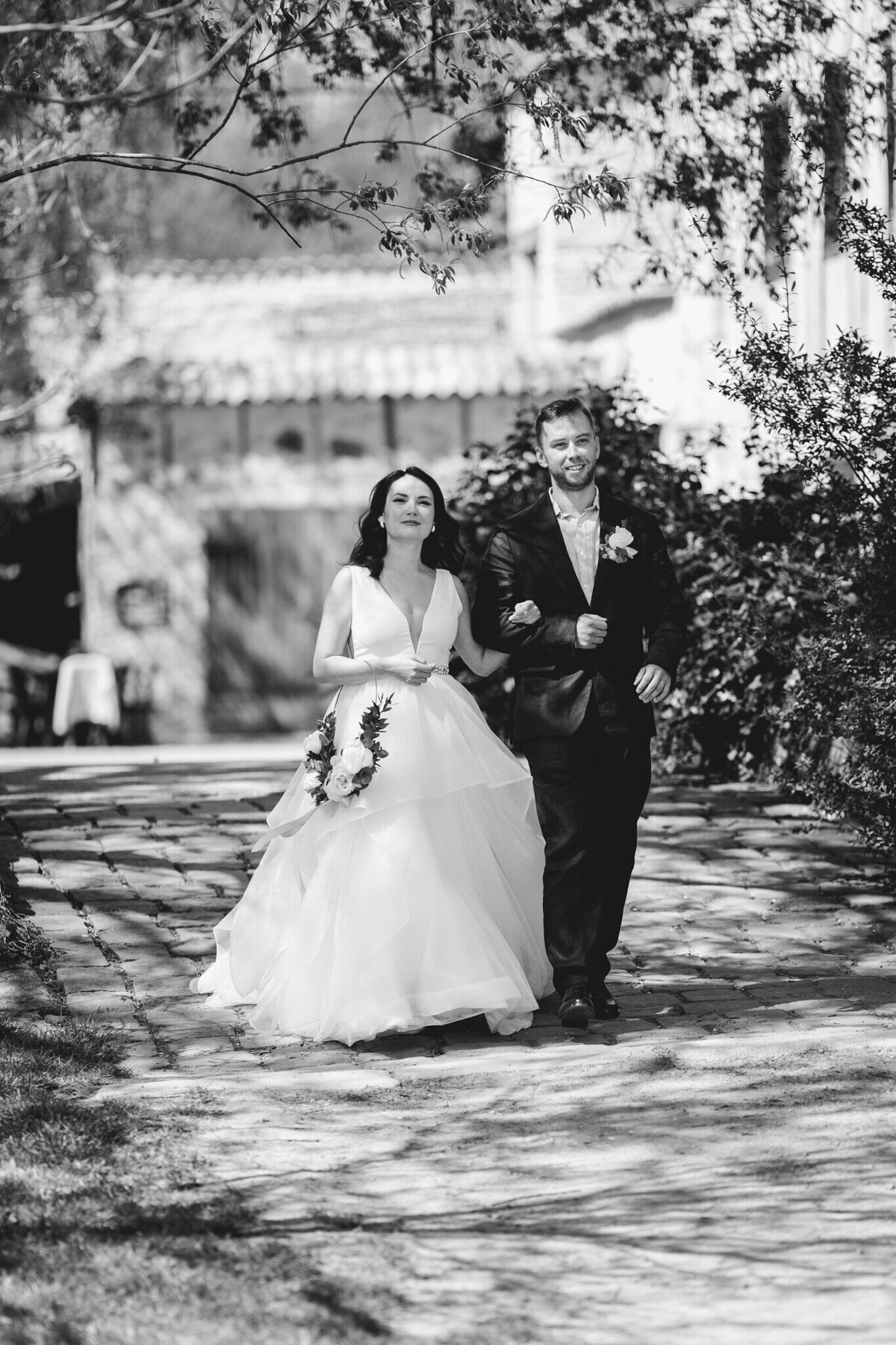 svatba za vratama příchod na obřad