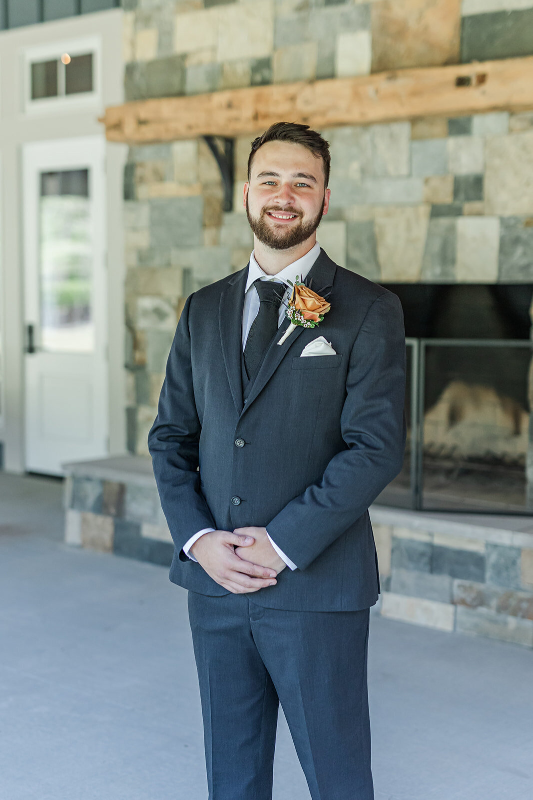 williamsburgweddingphotographer-themainofwilliamsburgwedding-getting ready emily and daniel - 1 -144