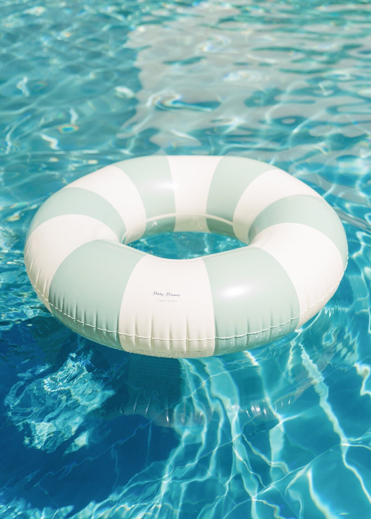 SarahAndyPoolParty_Provence_LF_037