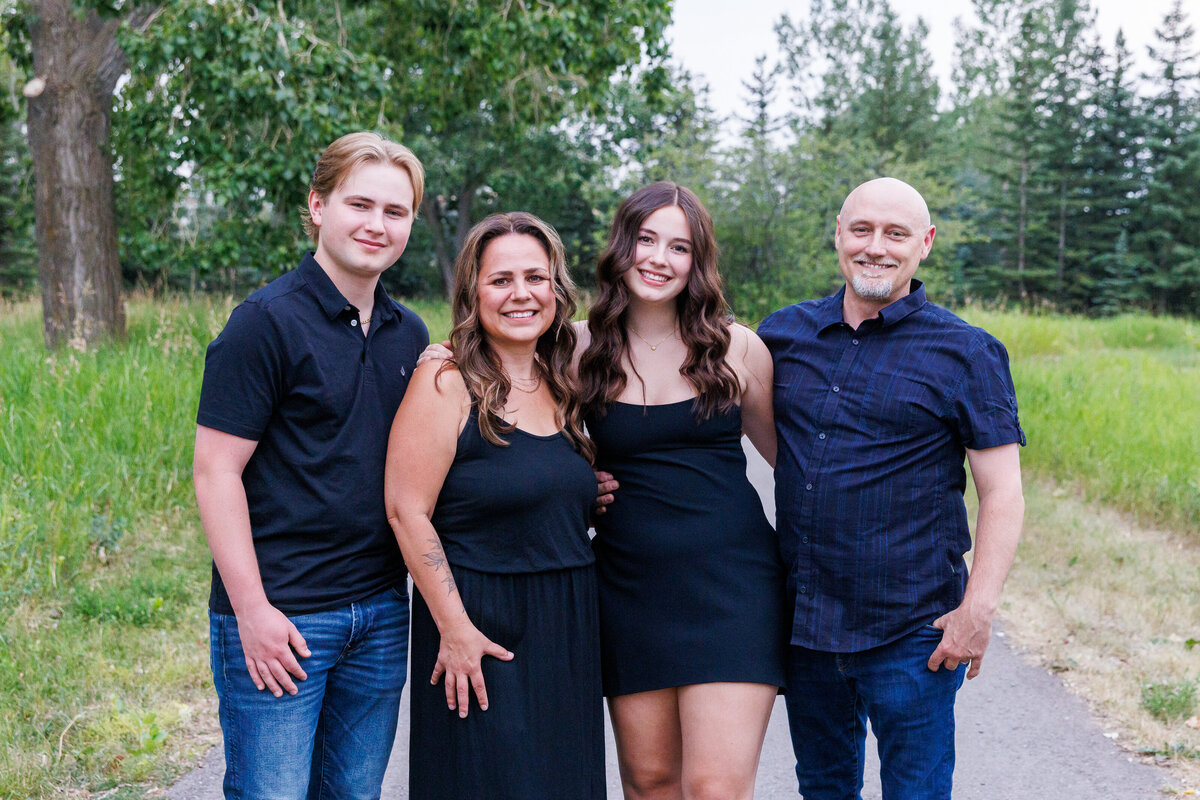 Calgary-outdoor-family-photos-Kate-Daniel-Photography-25