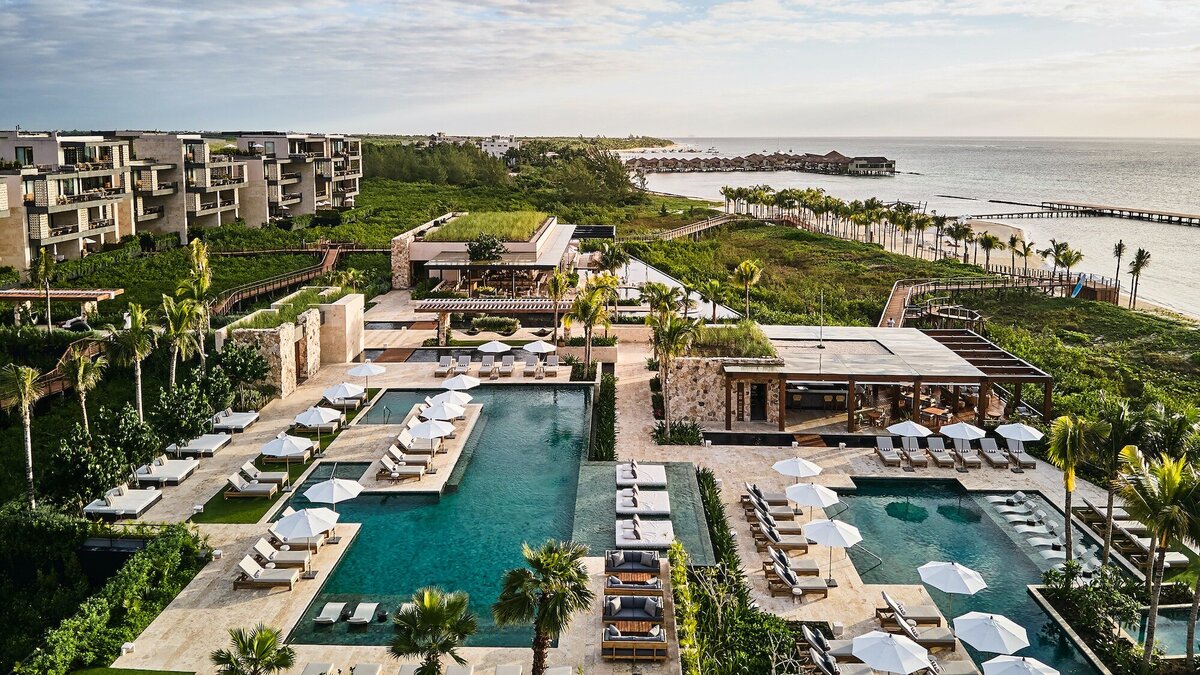 ete-gallery-beachpool-aerial