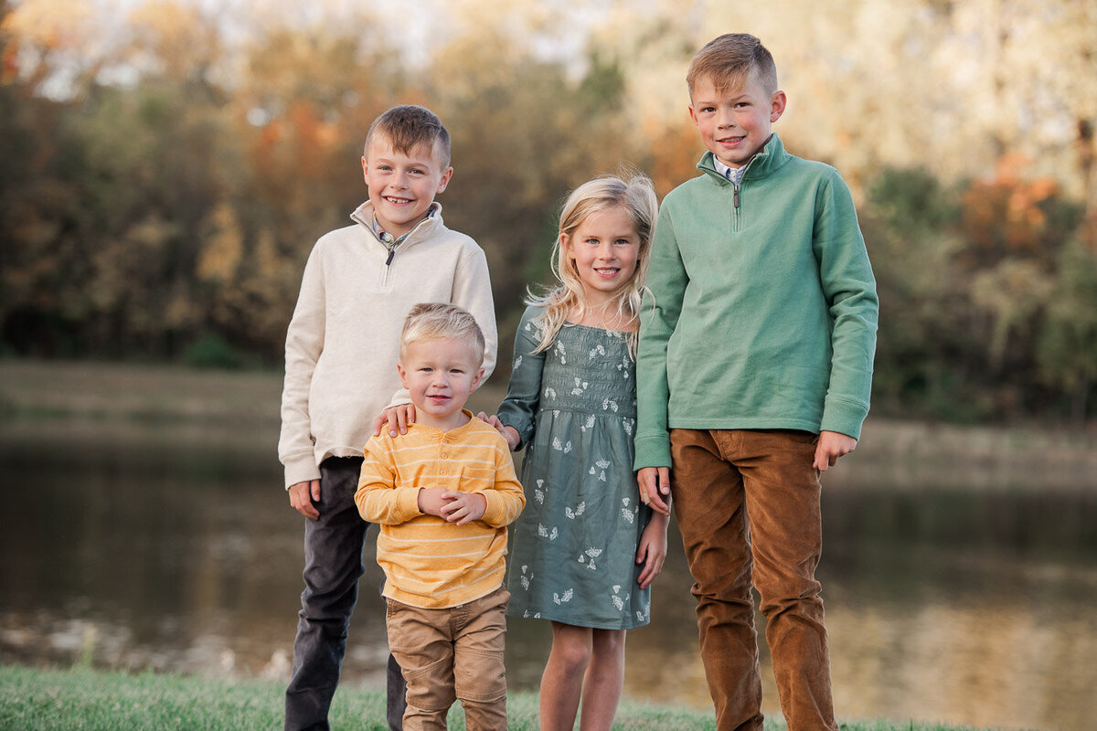 carmel-indiana-family-photographer-fall-pond-20