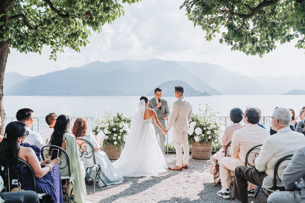 Lake Como wedding ceremony at villa cipressi