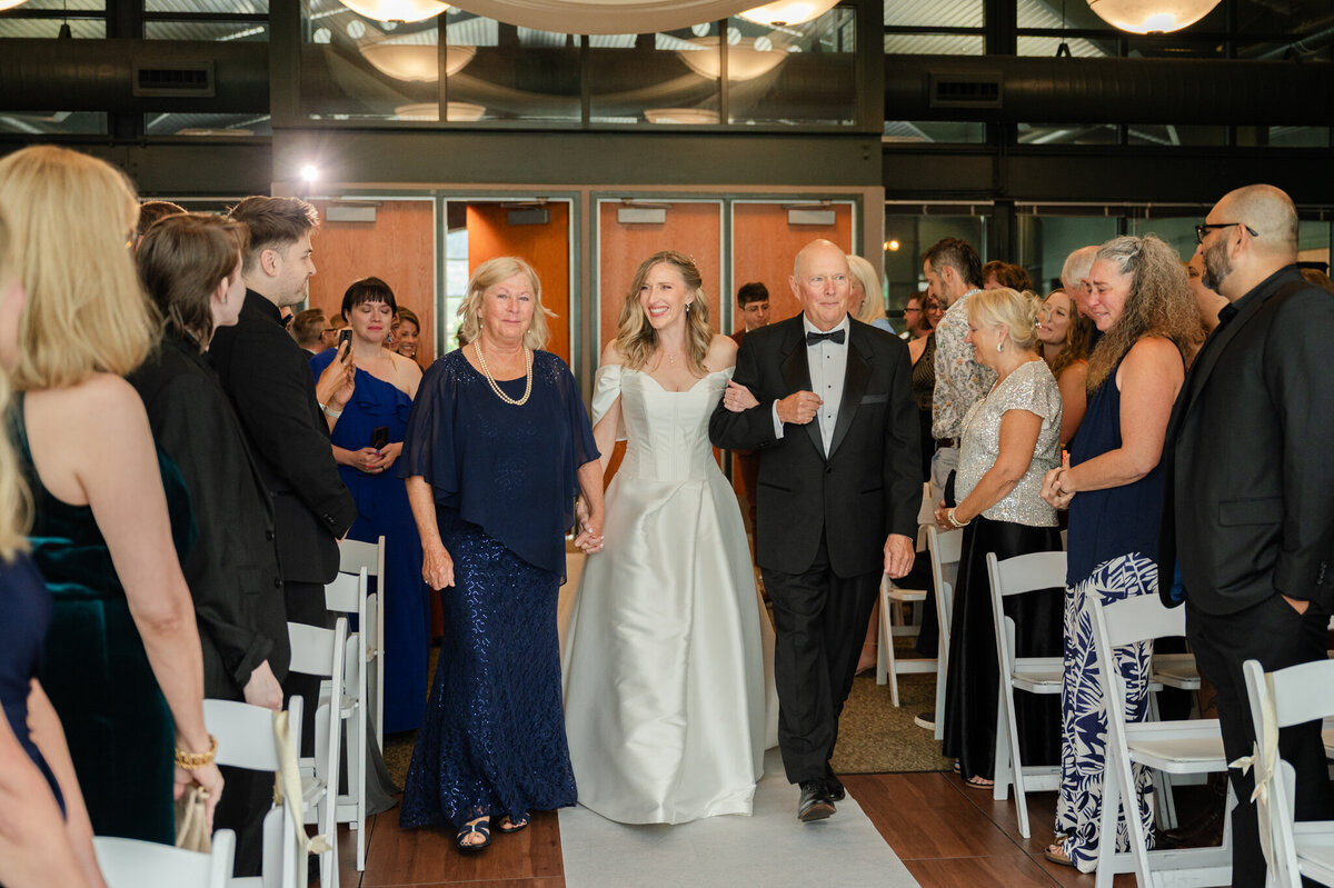 Bellingham-Cruise-Terminal-Wedding_Caylie-Mash-Photography_AB20