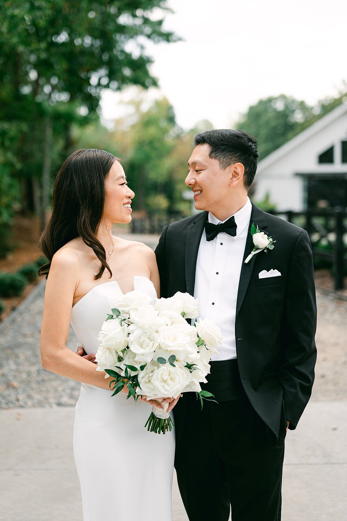 AlexisLunsfordElegantweddingfeaturedonStyleMePretty_0017