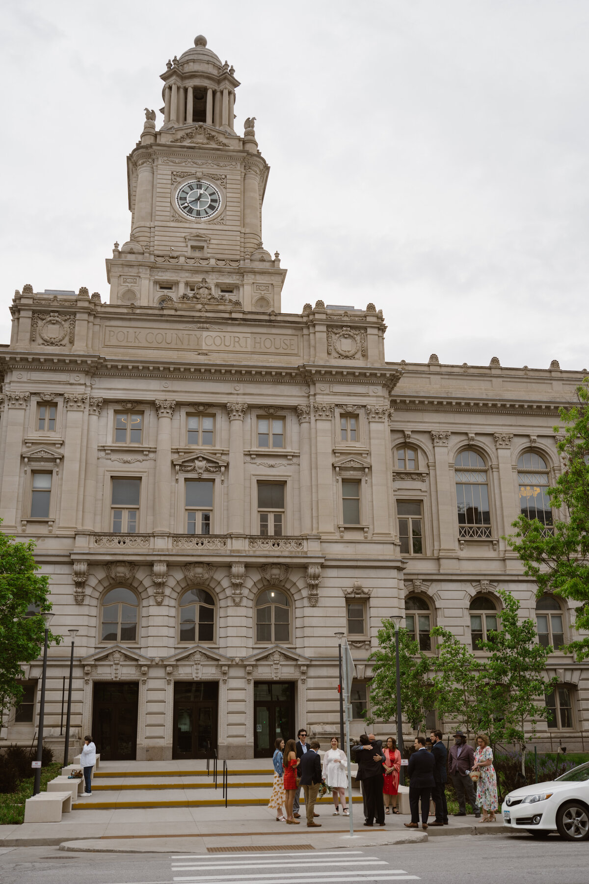 downtown-des-moines-courthouse-elopement-05