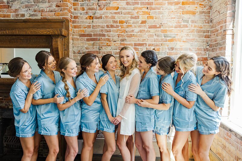 Bride Getting Ready with Mom and Bridesmaids at The Loft on 6th029