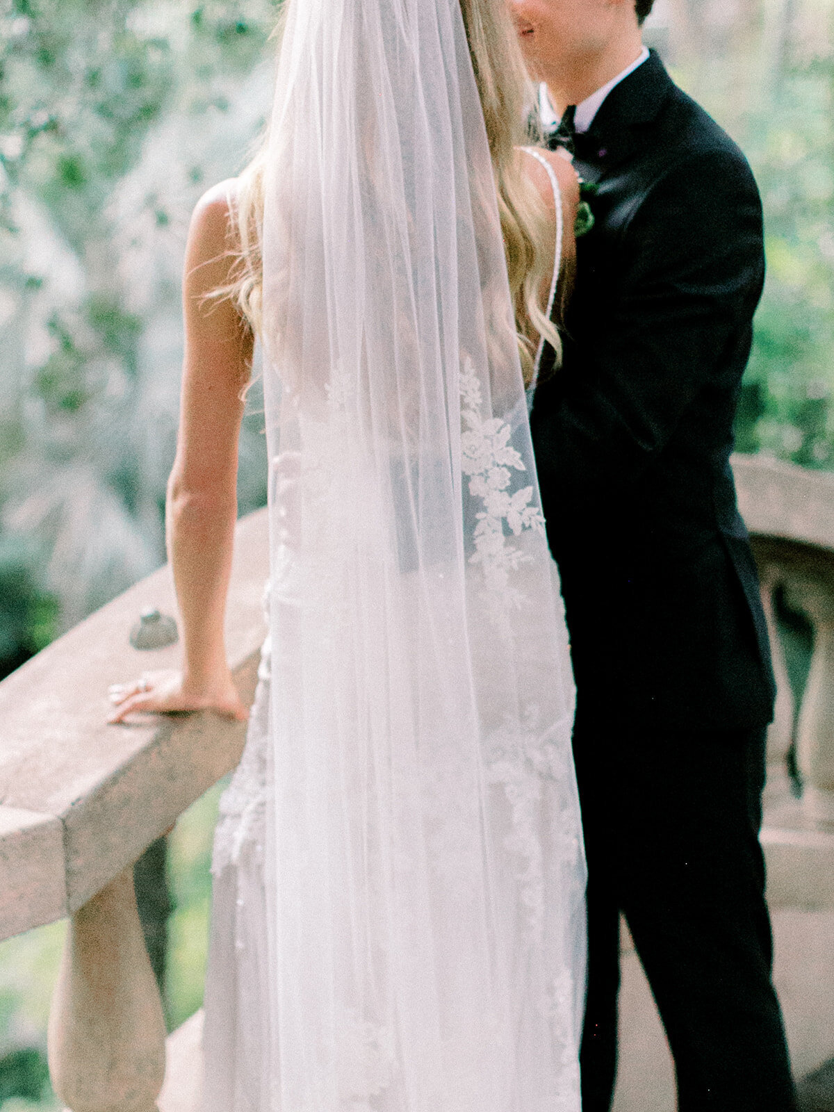 Houdini-Estate-Wedding-Bride-And-Groom-Portraits-127