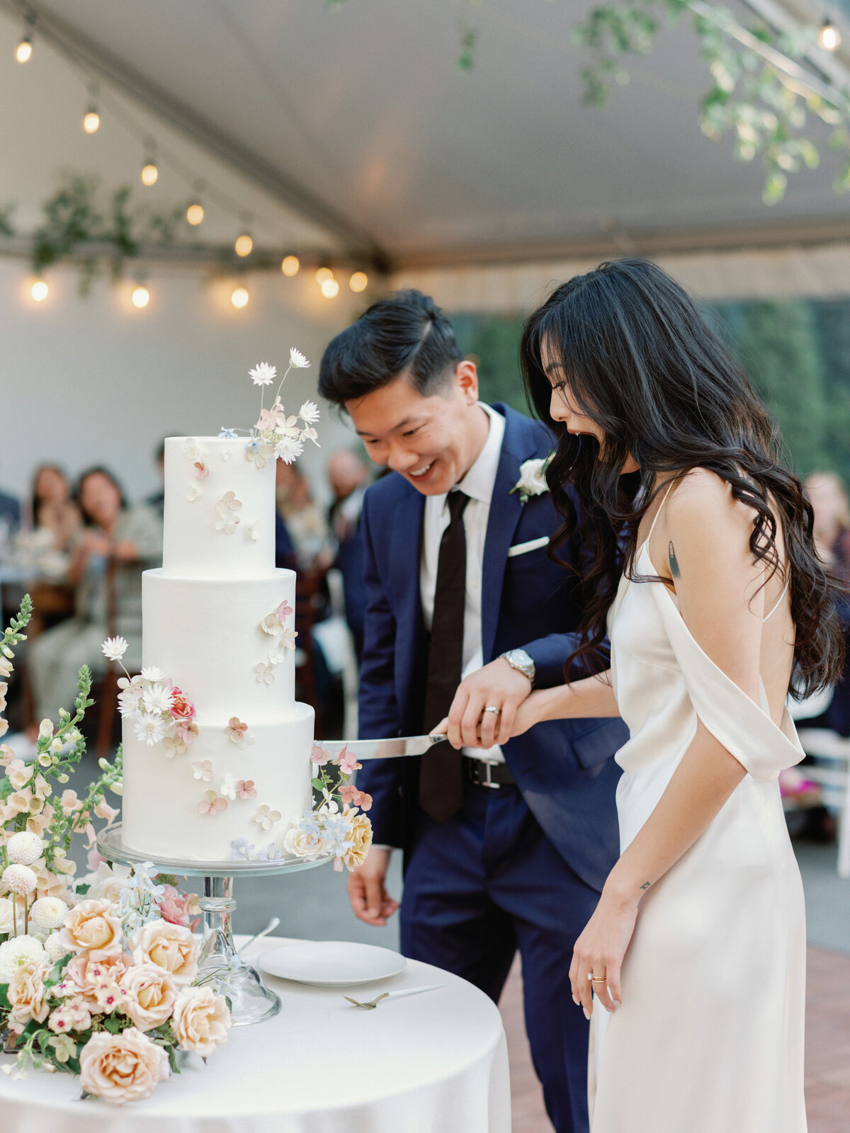 griffin-house-wedding-in-hood-river-oregon-by-the-tenneys-photographers-43