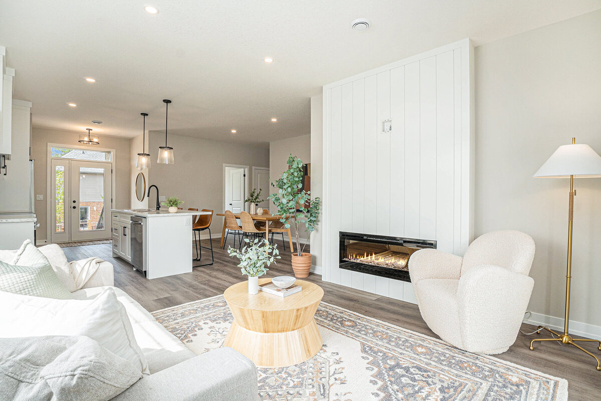 405_wellington_st_e-8