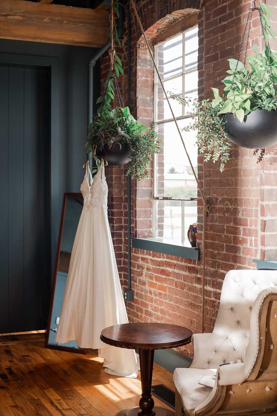 catholic-wedding-summer-indianapolis-indiana-st-johns-indy-catholic-church-1