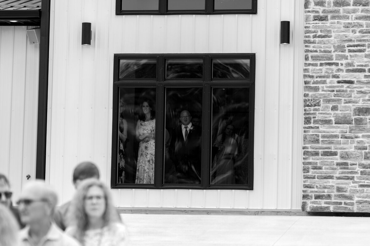 kraber-the-gathering-grounds-iowa-wedding-87