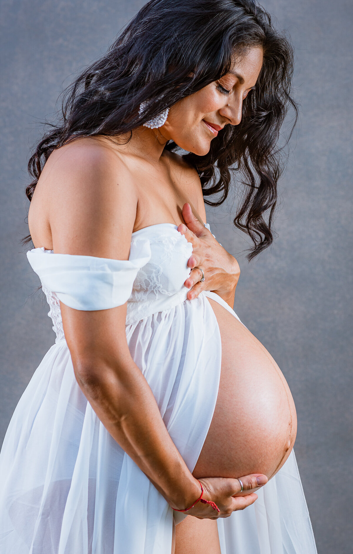 At-Home Maternity Portrait 2 | Corey Kennedy Photography