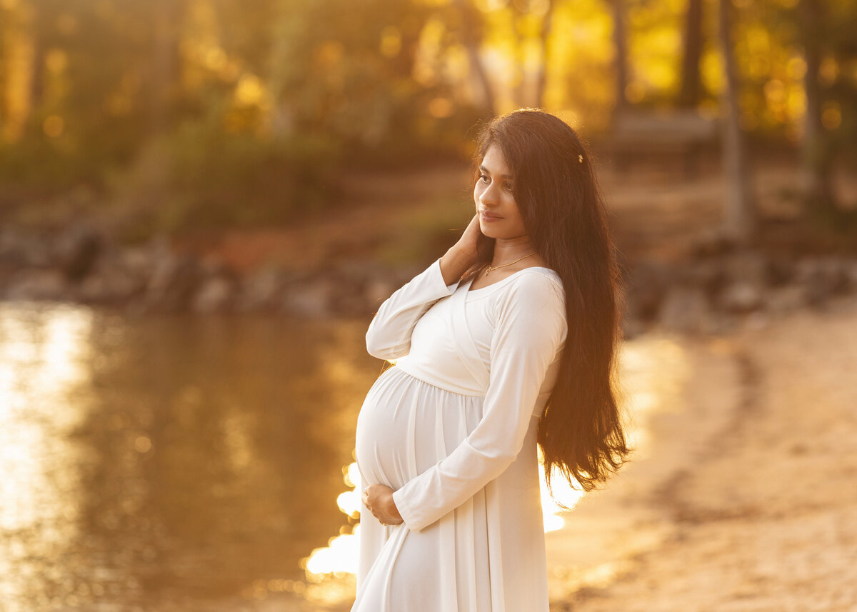 Golden hour maternity session by Charlotte NC maternity photographer