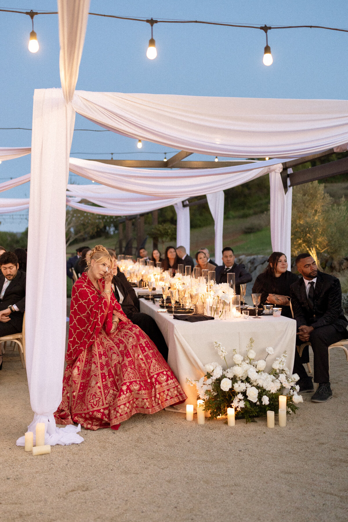 draped-reception-with-candles