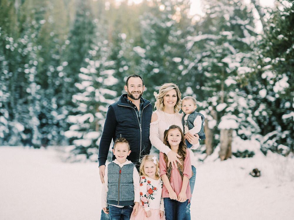 Colorado-Family-Photography-Snowy-Winter-Shoot-Pinks-and-Blues-Breckenridge12