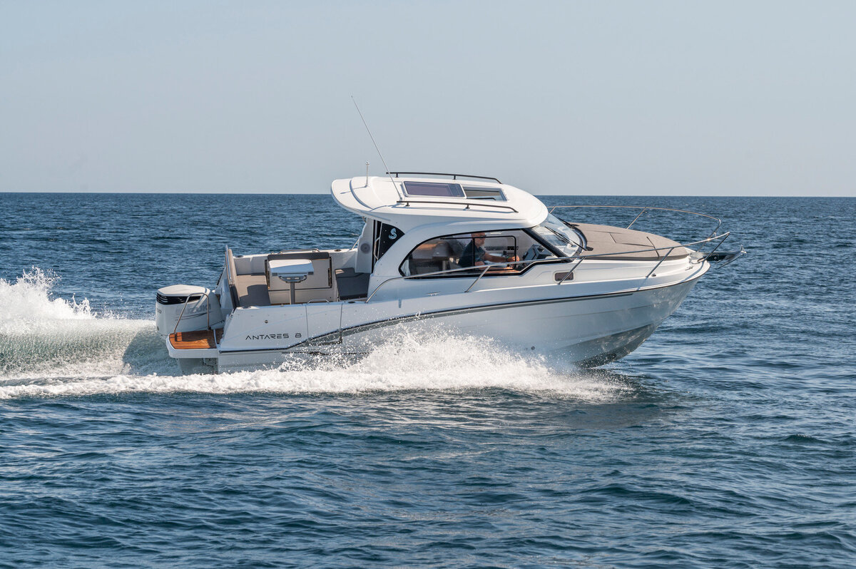 beneteau-antares-8-cover