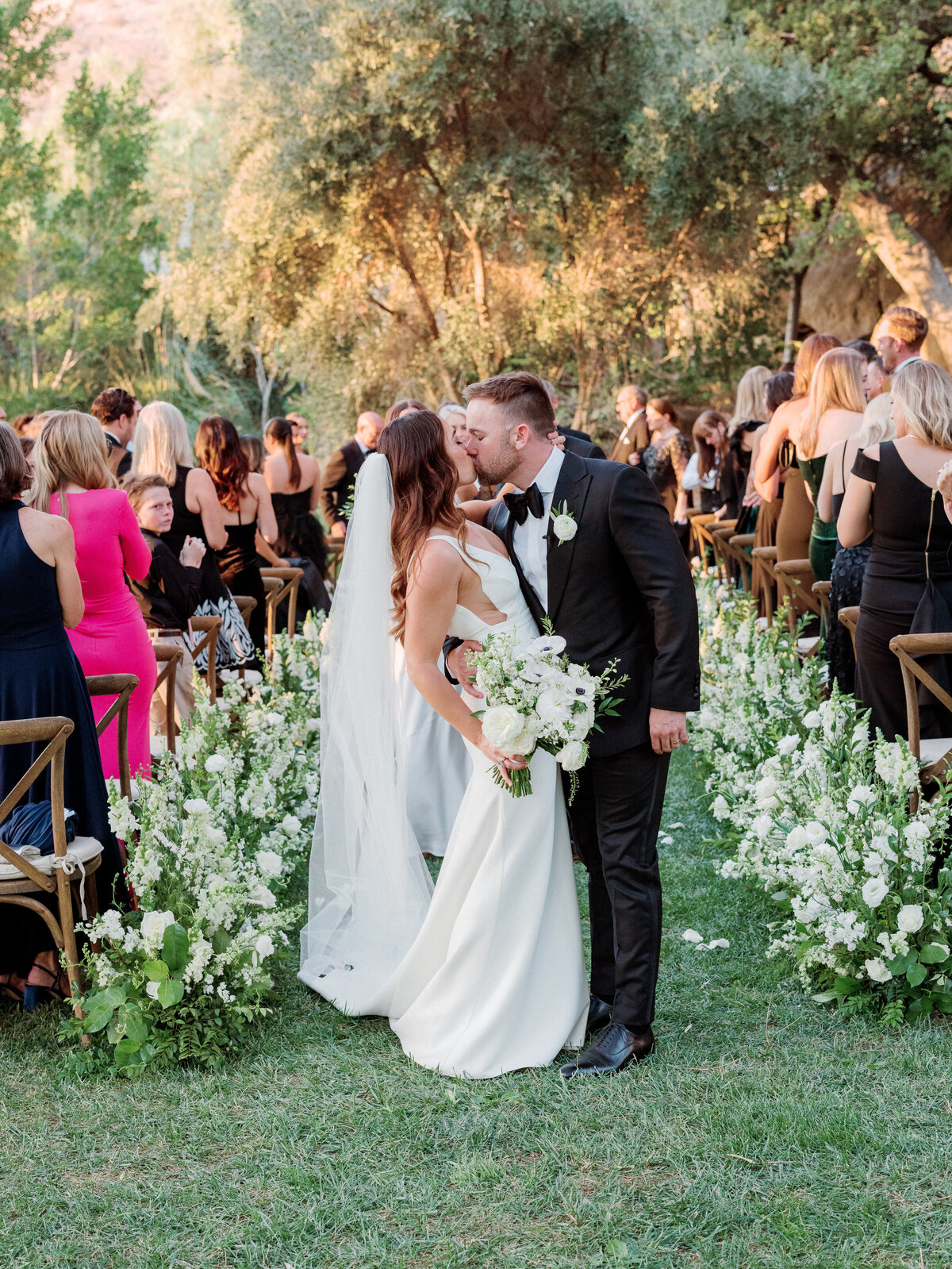 LucasRossi-Hummingbird-Nest-Ranch-Wedding-JJ-745