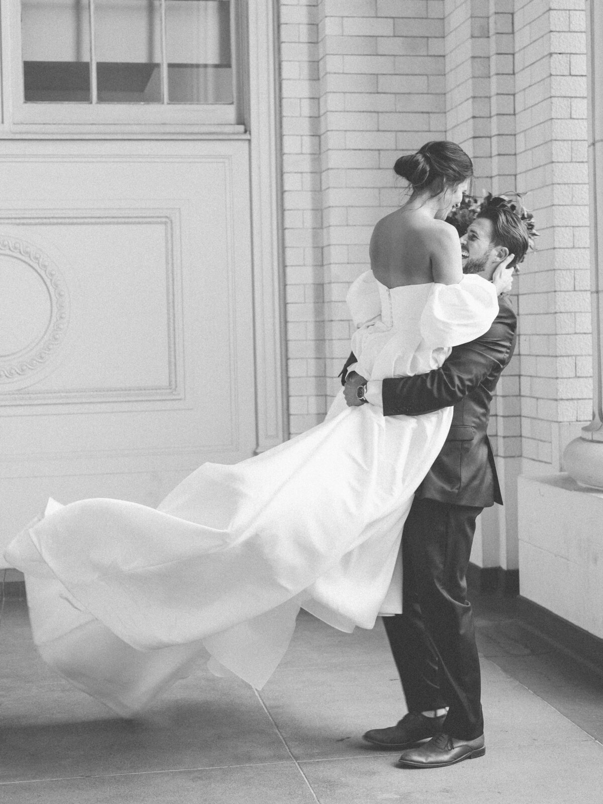 Ellen-Ashton_photography-Dallas-Wedding-Photographers-union-station-dallas5