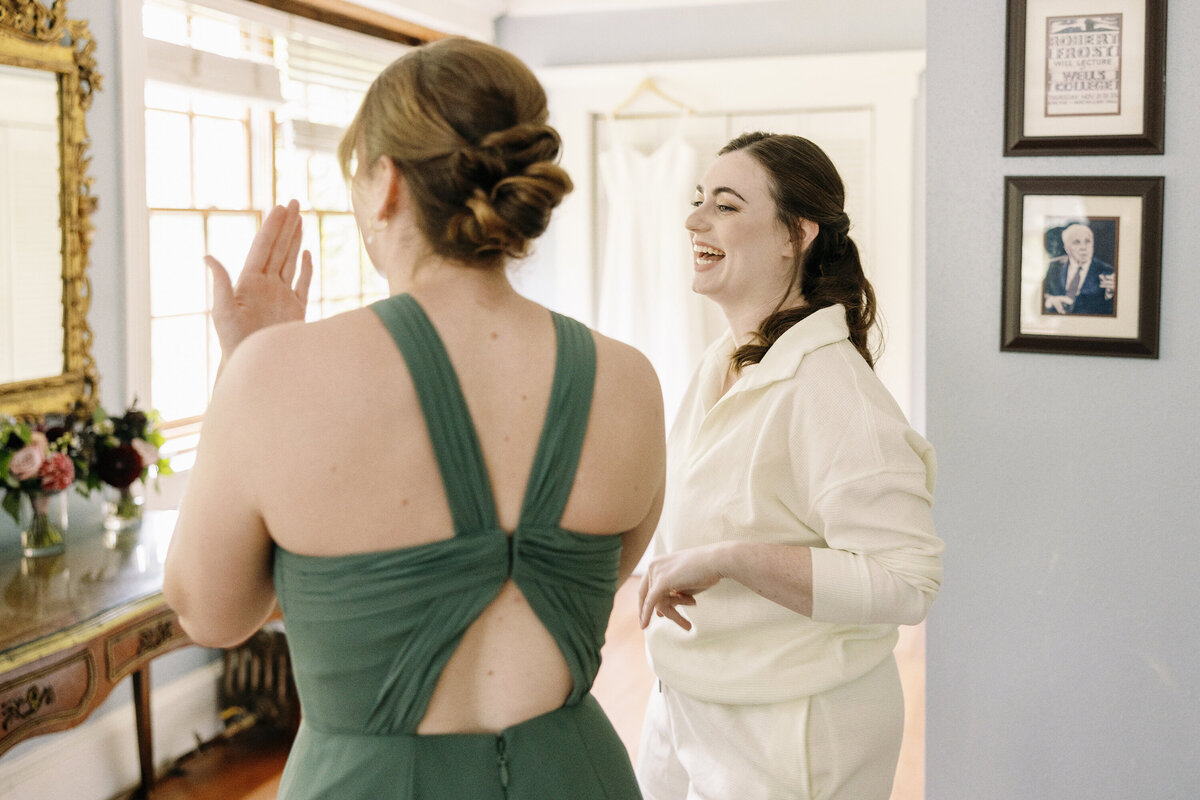 outing lodge fall wedding photography getting ready portraits before wedding (1)