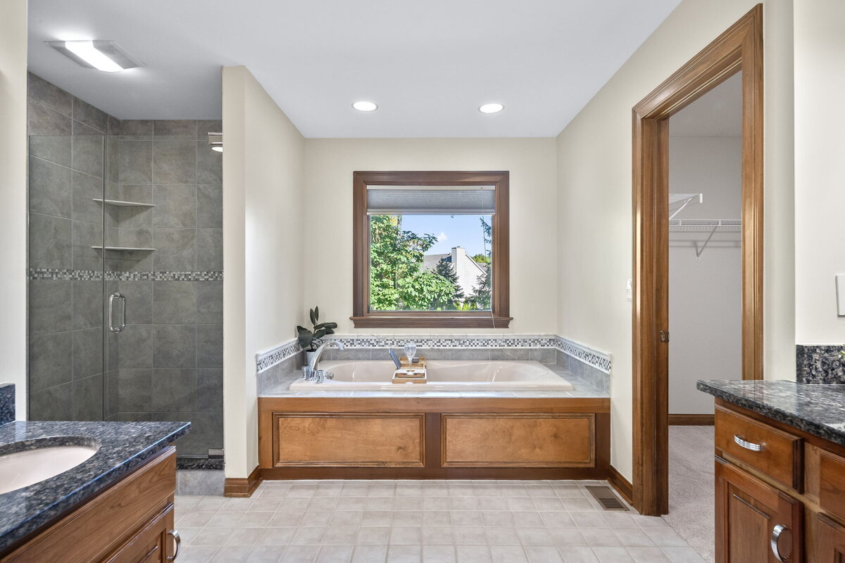 57-web-or-mls-A7407475