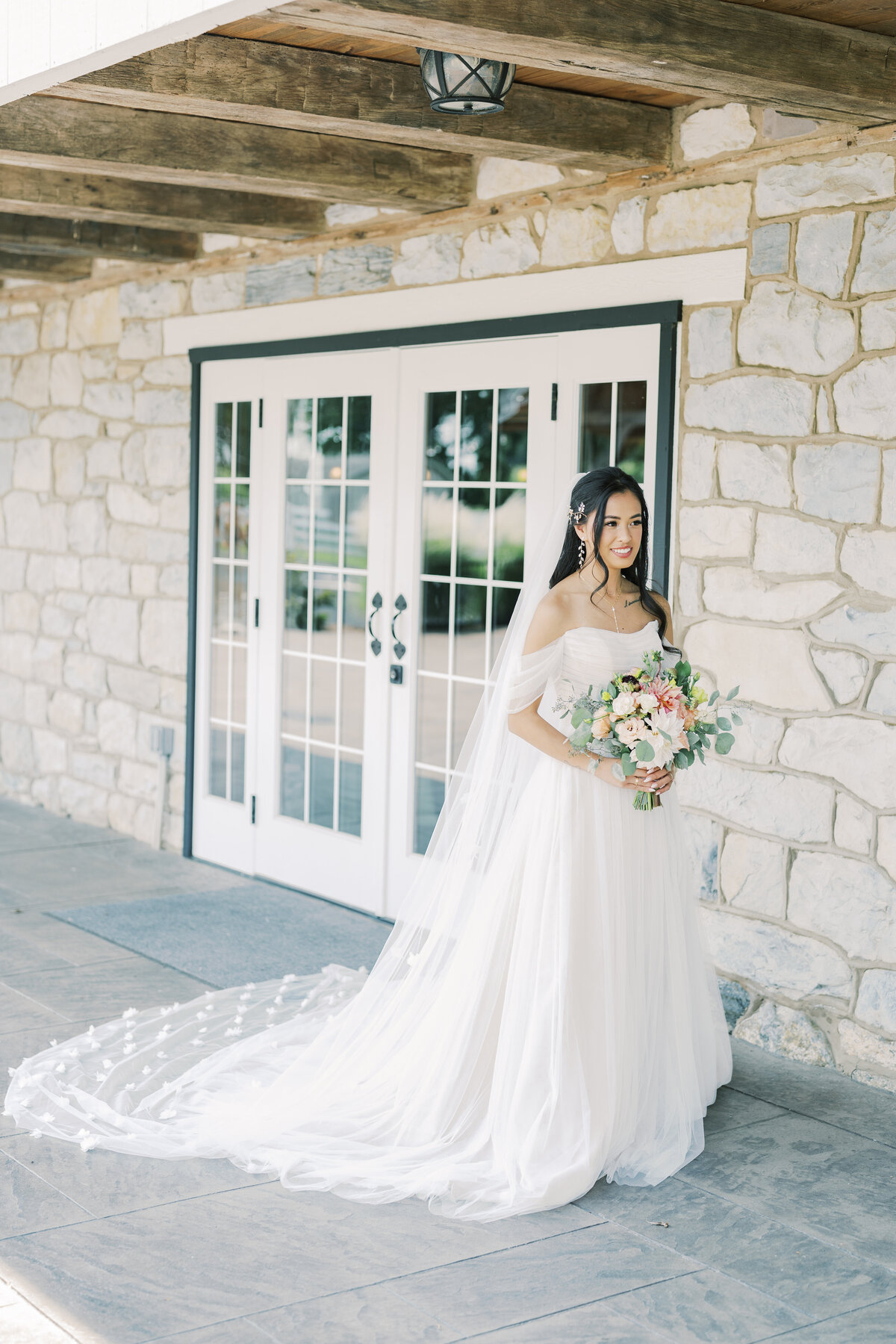 Barn at Silverstone Wedding- T&M-01930-08438