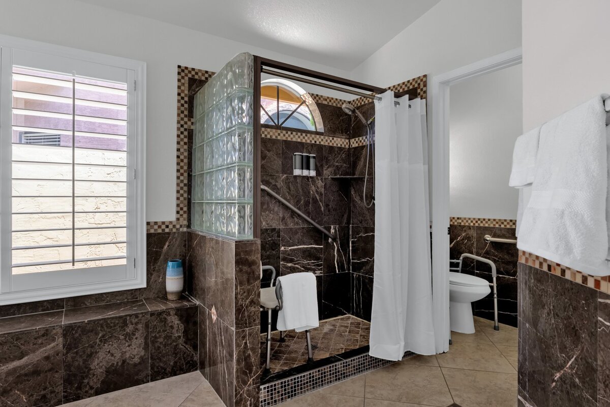 18-web-or-mls-17814-n-56th-st