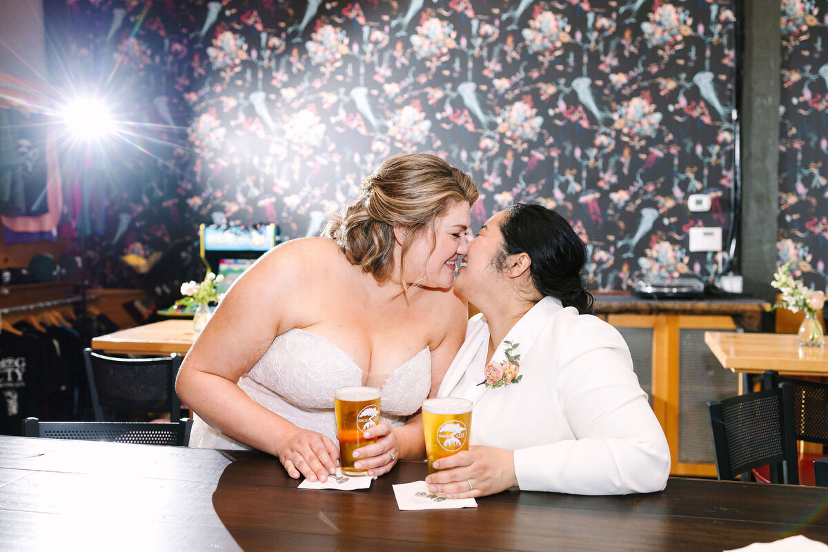 10212023Ellen&Jackie1699