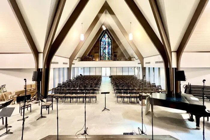 stage-with-mic