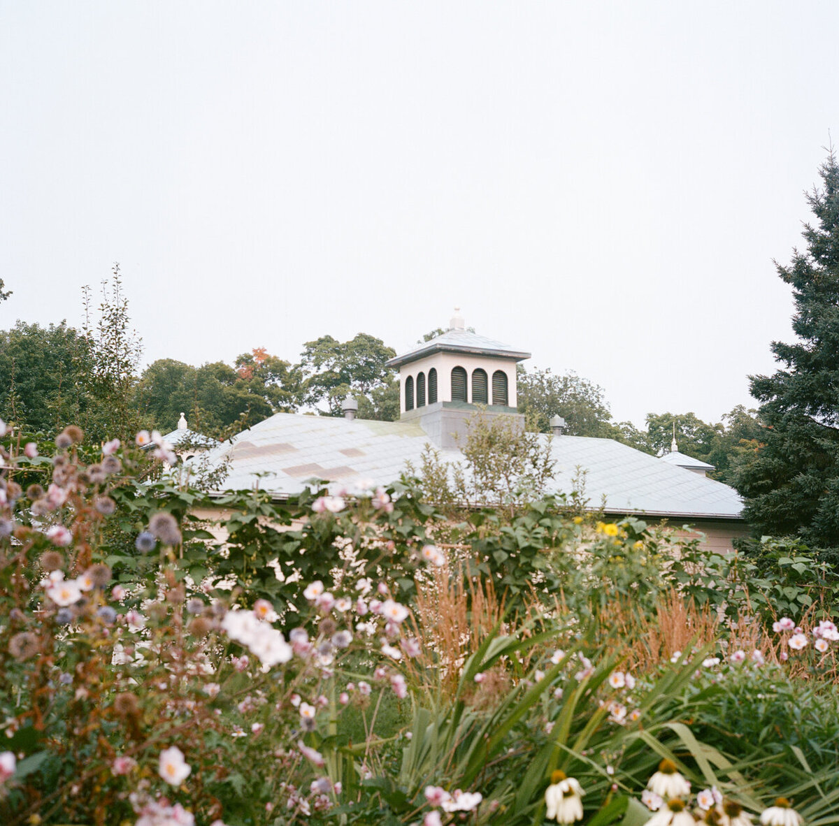 Domaine-Cataraqui-Luxury-Wedding-Photographer-Raphaelle-Granger
