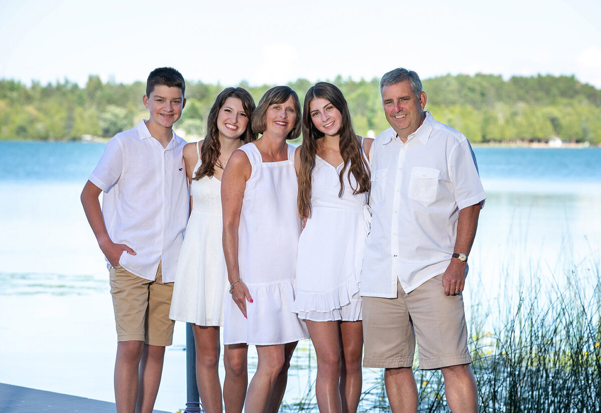 Family-Wearing-White-Kabekona-Lake-Studio-64-Photography