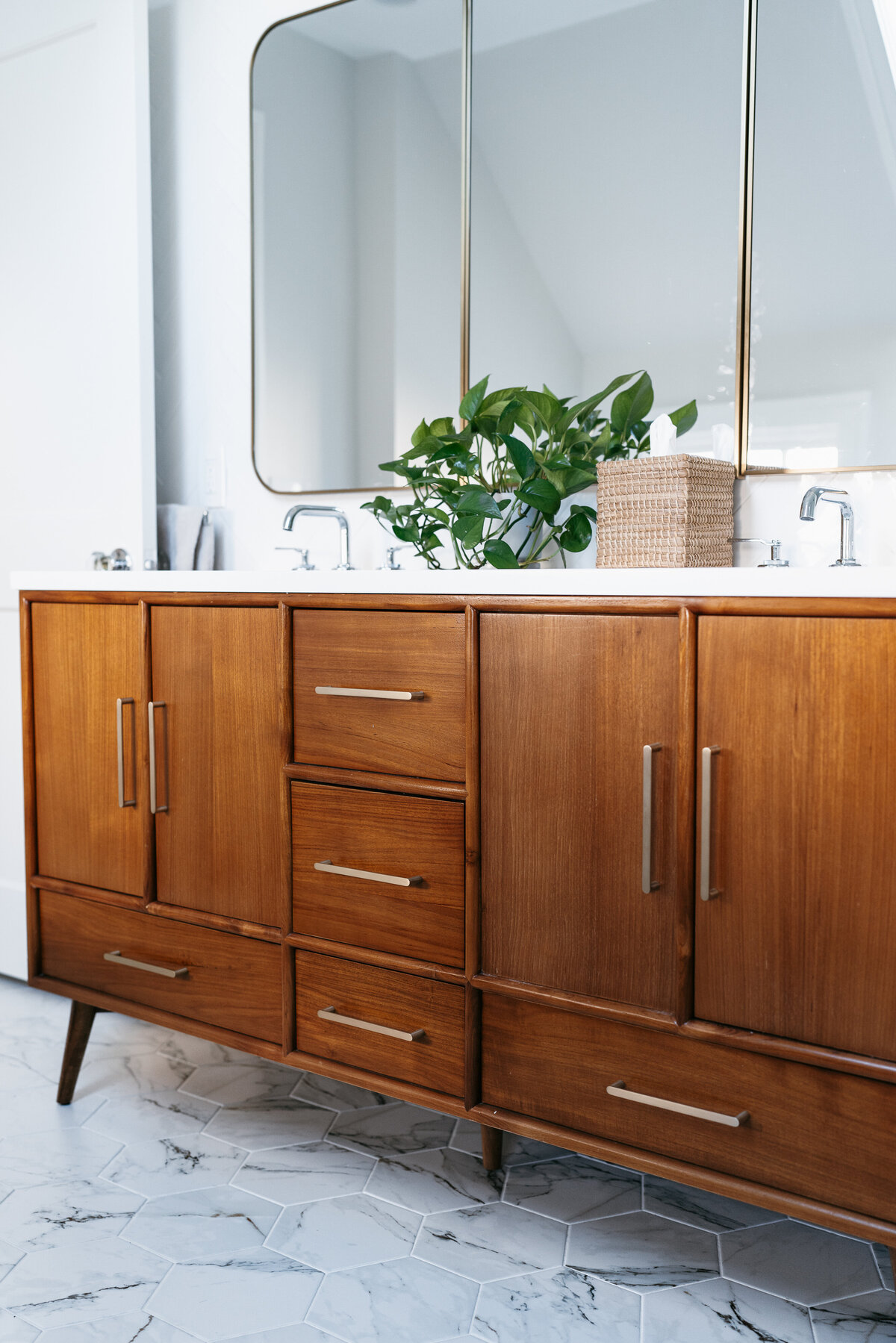 Bathroom and Mudroom Remodel Photoshoot-8