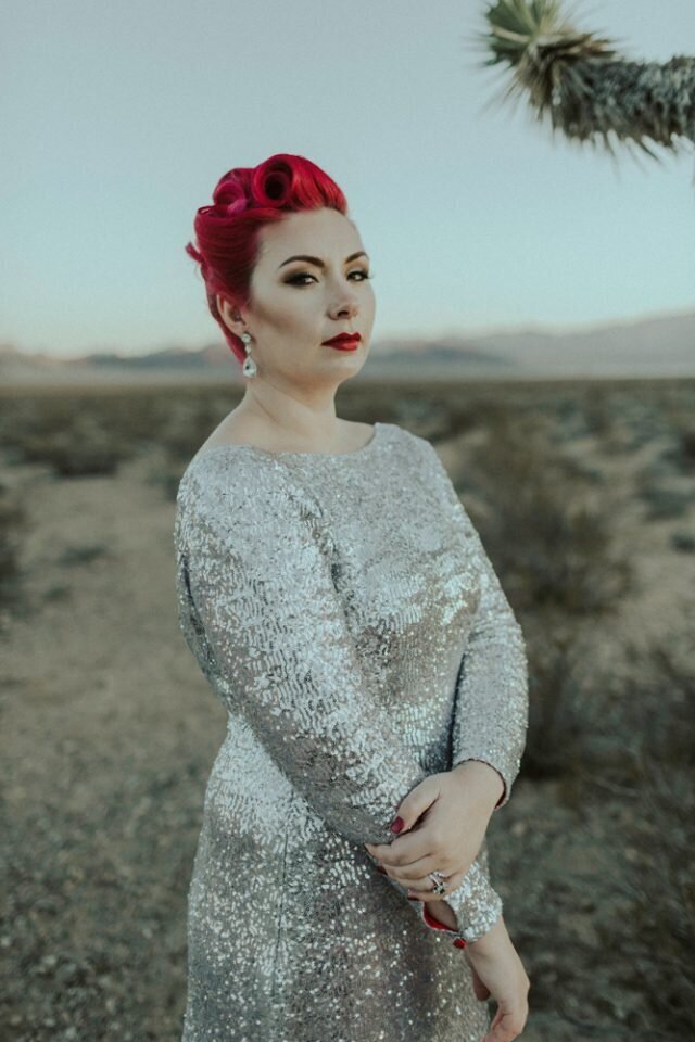 A-December-Vegas-Elopement-with-a-Glittery-Sequin-Dress-69-640x960