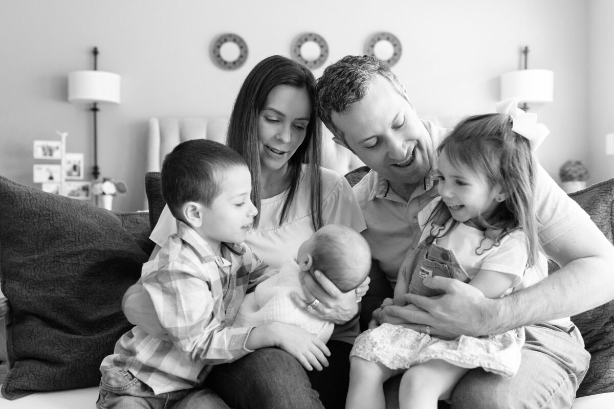 ben-newborn-88-bw