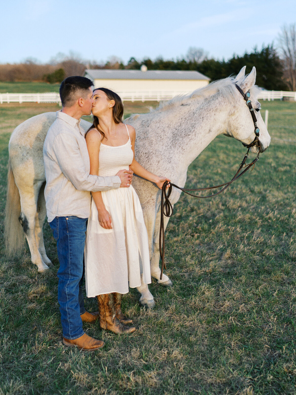 engagement-kissing-with-horse