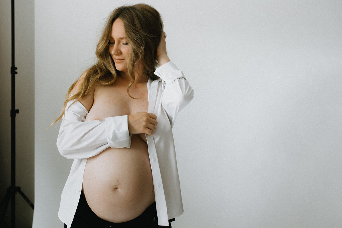 Brittmaternity-97_websizeSeattle and kitsap county maternity photography in studio