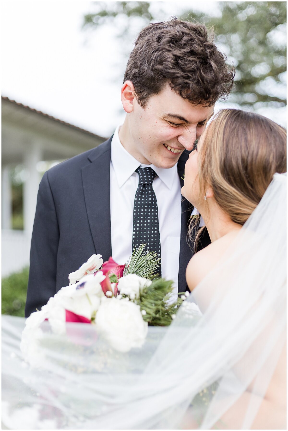 Centennial-Plaza-ChristmasWedding-Kayce-Stork1546