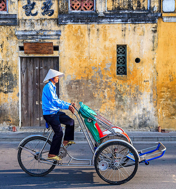 d-sr-Mekong_Street_Scene