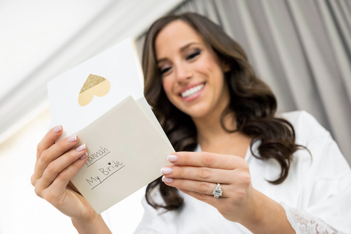 187_gettingready_Bob&DawnDavisPhotography